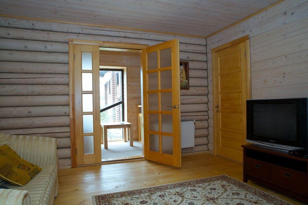 Klen Hotel Mykulytjyn Exteriör bild